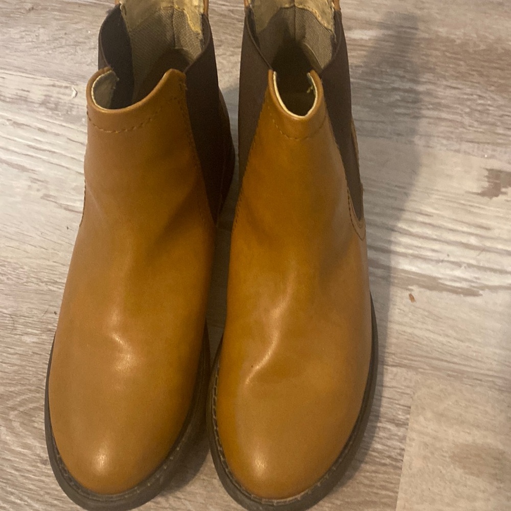 Color café botines de piel